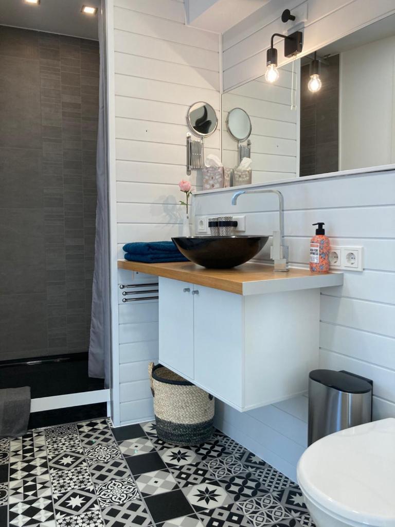 Living At Saarpartments - Adultsonly - Business & Holiday Homes With Kitchen For Long- And Short Term Stay, 3 Min To St Johanner Markt And Points Of Interest Saarbrücken Dış mekan fotoğraf