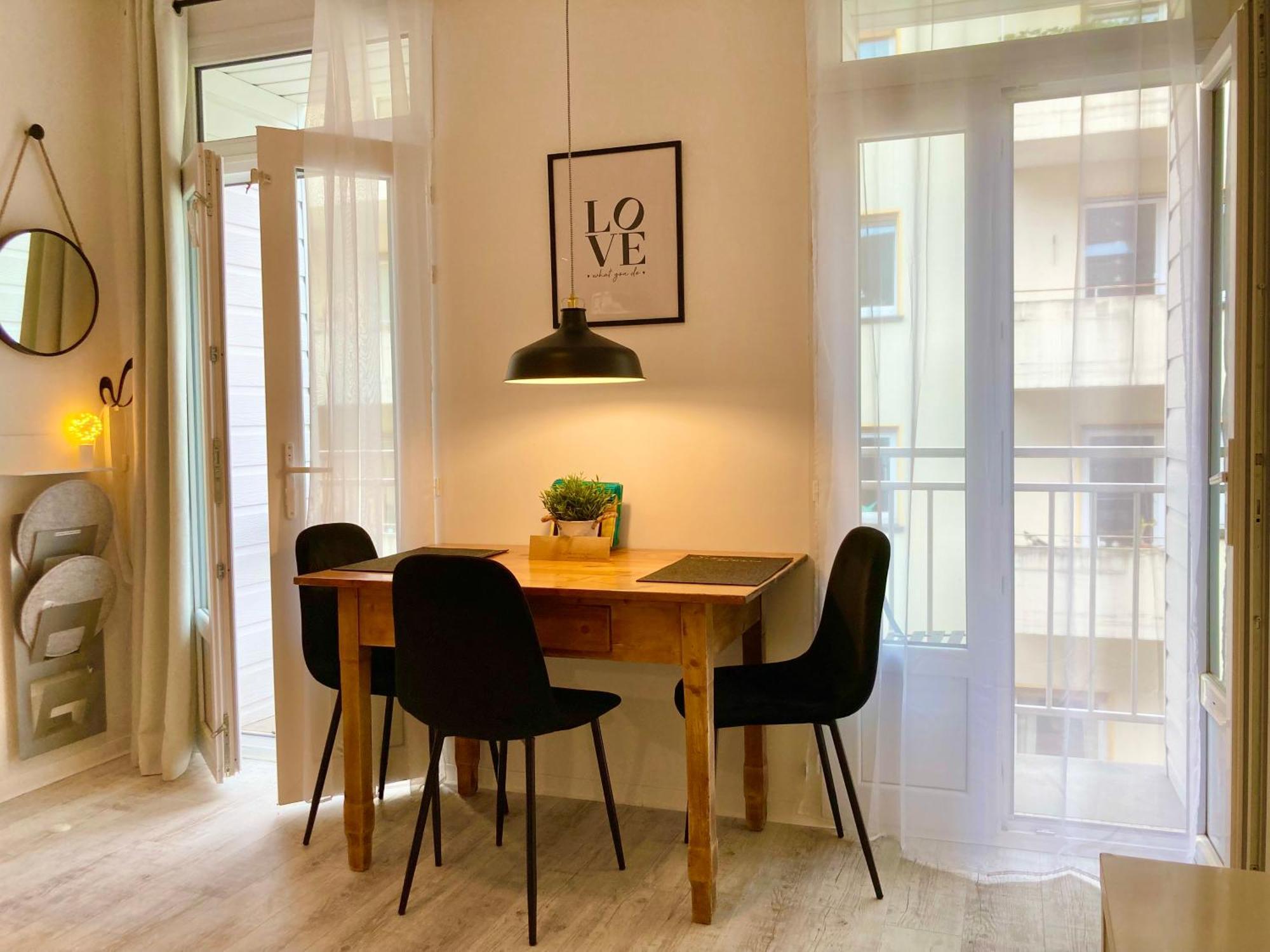 Living At Saarpartments - Adultsonly - Business & Holiday Homes With Kitchen For Long- And Short Term Stay, 3 Min To St Johanner Markt And Points Of Interest Saarbrücken Dış mekan fotoğraf